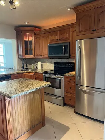6805 NW 75th Street Tamarac FL 33321