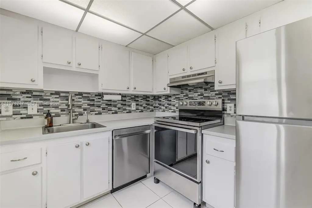 629 Saxony Place Delray Beach FL 33446