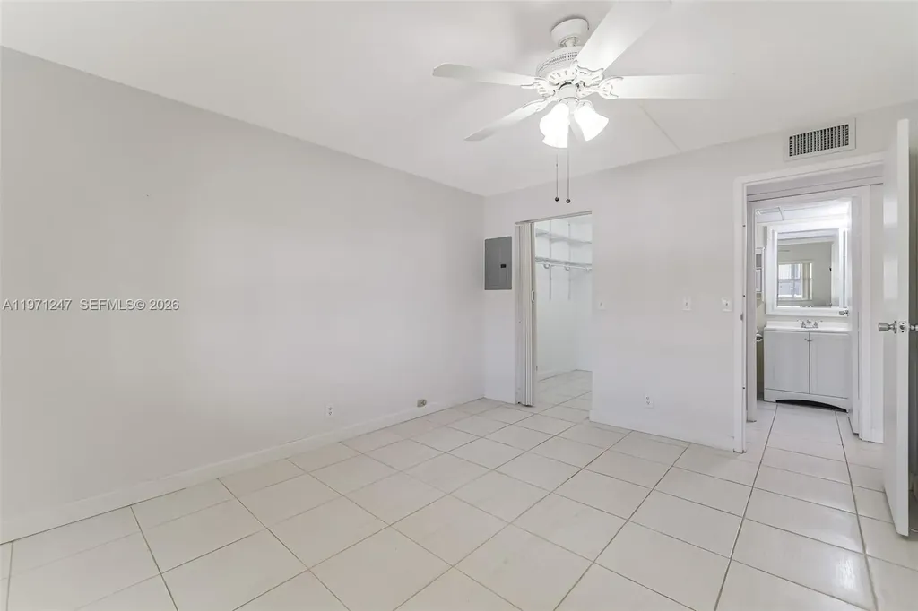 629 Saxony Place Delray Beach FL 33446