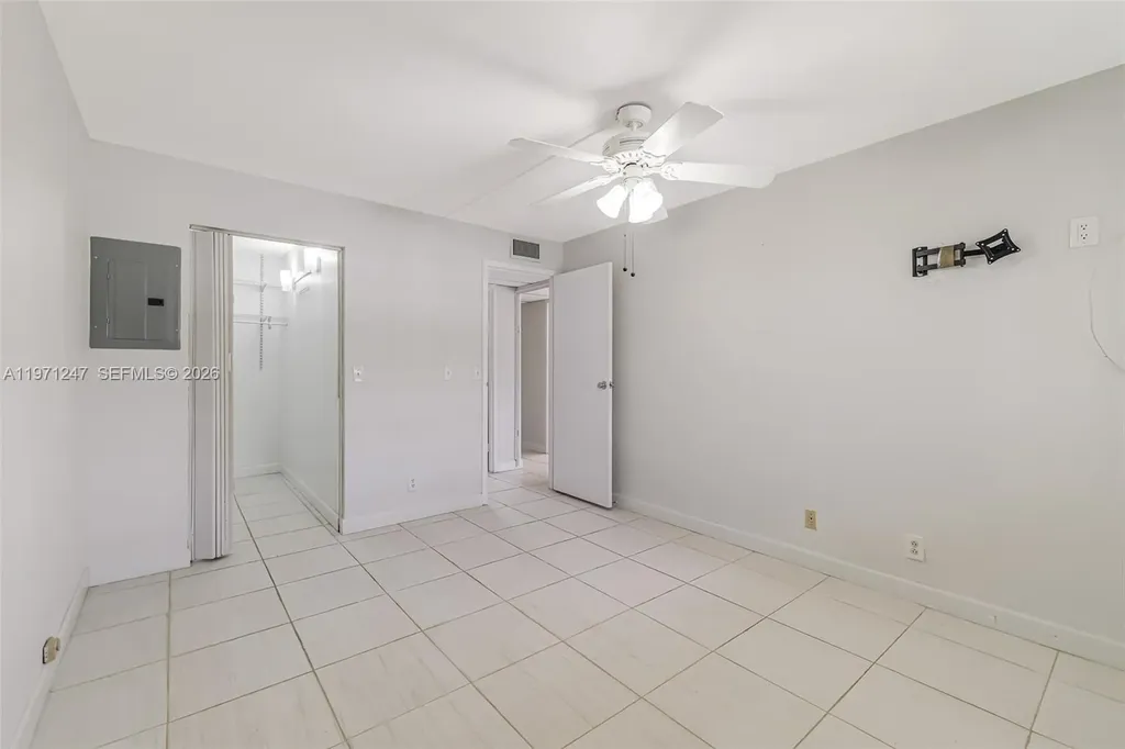 629 Saxony Place Delray Beach FL 33446