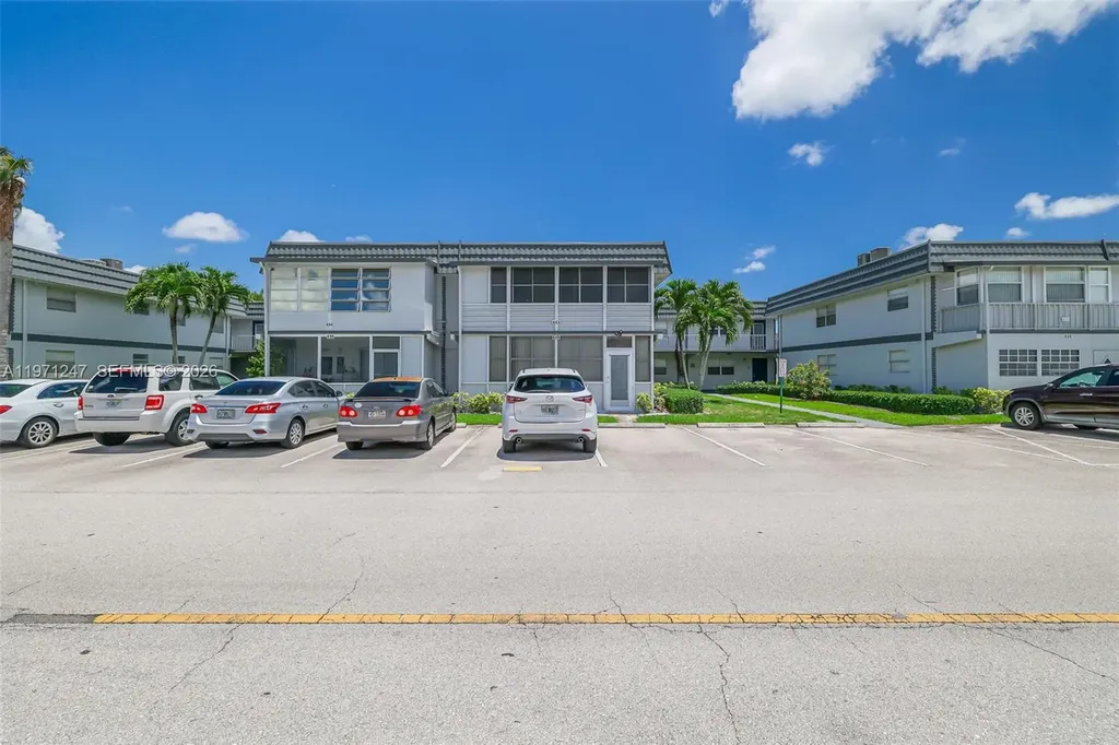 629 Saxony Place Delray Beach FL 33446