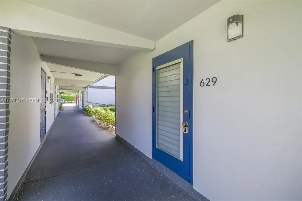 629 Saxony Place Delray Beach FL 33446