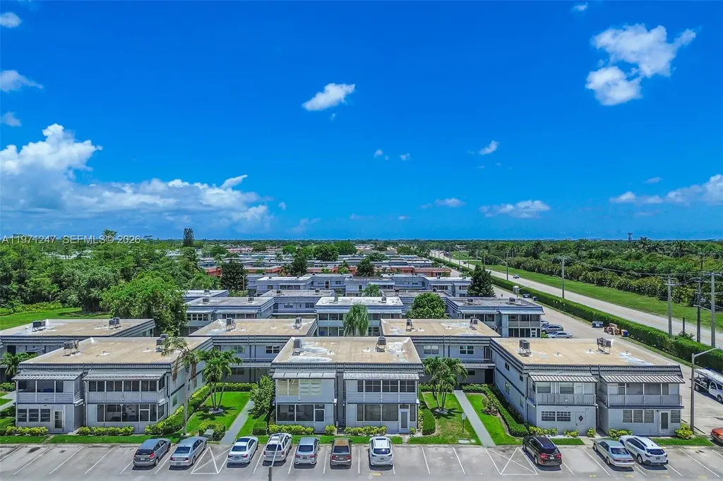 629 Saxony Place Delray Beach FL 33446