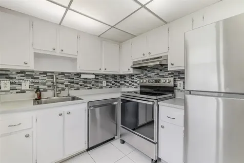 629 Saxony Place Delray Beach FL 33446