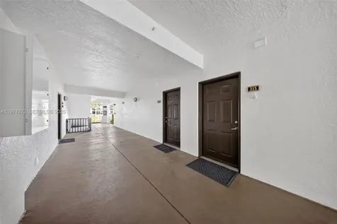 7925 Preserve Circle Naples FL 34119