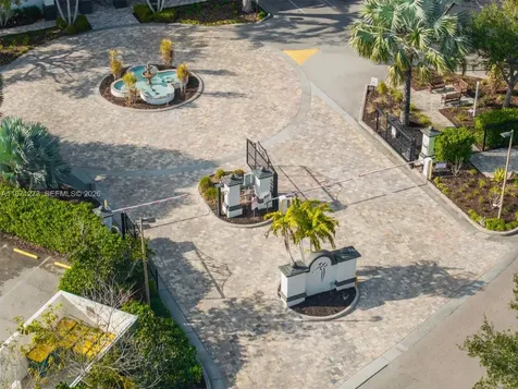 7925 Preserve Circle Naples FL 34119