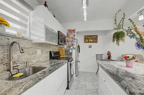 399 NW 72nd Avenue Miami FL 33126