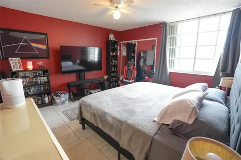1159 W 40th Street Hialeah FL 33012