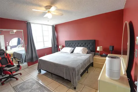 1159 W 40th Street Hialeah FL 33012