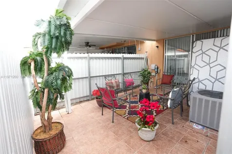 1159 W 40th Street Hialeah FL 33012