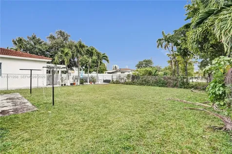 831 NW 21st Court Miami FL 33125