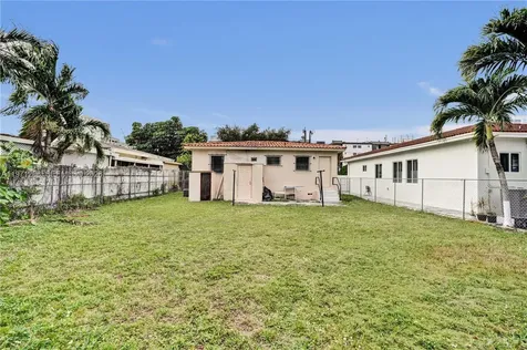 831 NW 21st Court Miami FL 33125