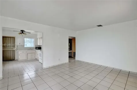 831 NW 21st Court Miami FL 33125