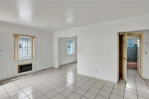 831 NW 21st Court Miami FL 33125