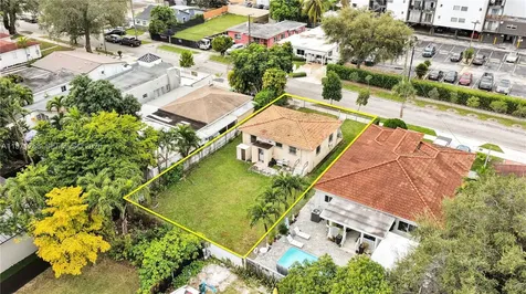 831 NW 21st Court Miami FL 33125