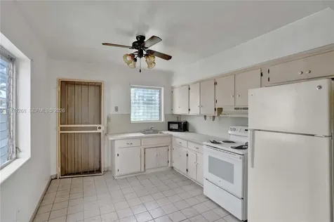 831 NW 21st Court Miami FL 33125