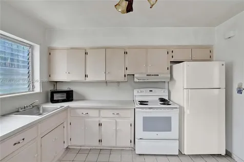 831 NW 21st Court Miami FL 33125