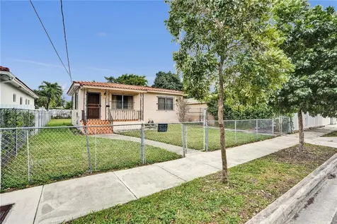 831 NW 21st Court Miami FL 33125