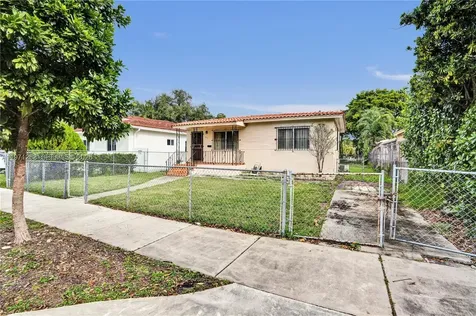 831 NW 21st Court Miami FL 33125