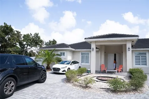 27561 SW 162nd Court Homestead FL 33031