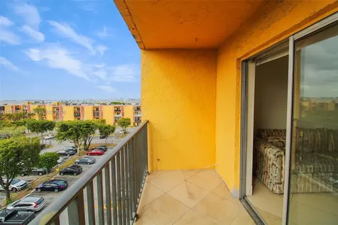 4717 NW 7th Street Miami FL 33126