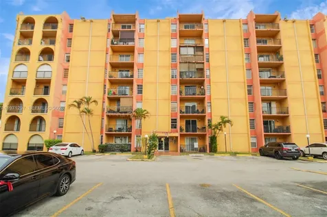 4717 NW 7th Street Miami FL 33126