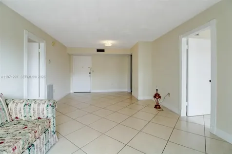 4717 NW 7th Street Miami FL 33126