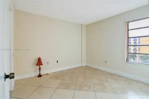 4717 NW 7th Street Miami FL 33126