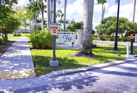 2928 SE 2nd Street Homestead FL 33033