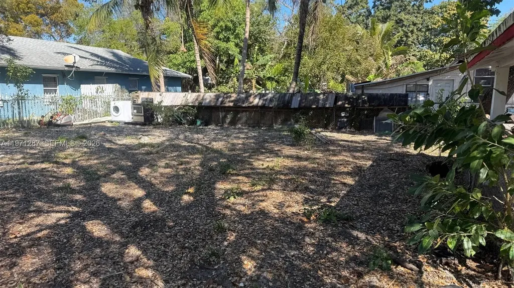 7613 NE 3rd Avenue Miami FL 33138