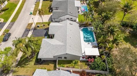 13810 Roanoke Street Davie FL 33325