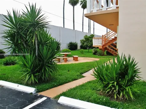 920 SW 11th Avenue Hallandale Beach FL 33009