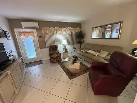 920 SW 11th Avenue Hallandale Beach FL 33009