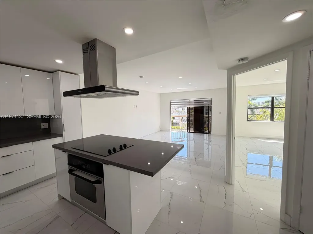 8290 Lake Drive Doral FL 33166
