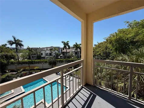 8290 Lake Drive Doral FL 33166