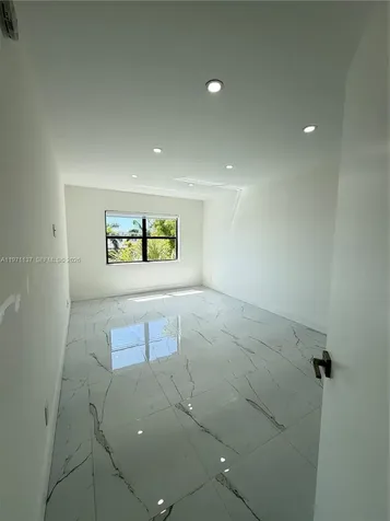 8290 Lake Drive Doral FL 33166