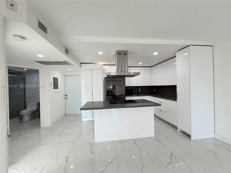 8290 Lake Drive Doral FL 33166