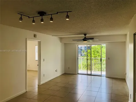 8260 SW 210th Street Cutler Bay FL 33189