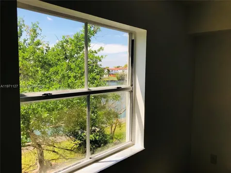 8260 SW 210th Street Cutler Bay FL 33189