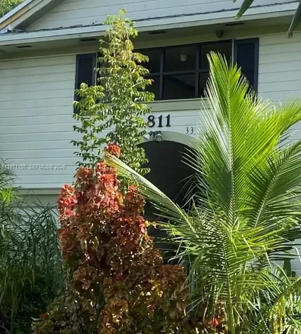 811 NE 199th Street Miami FL 33179