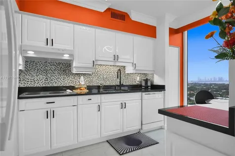 4775 Collins Avenue Miami Beach FL 33140