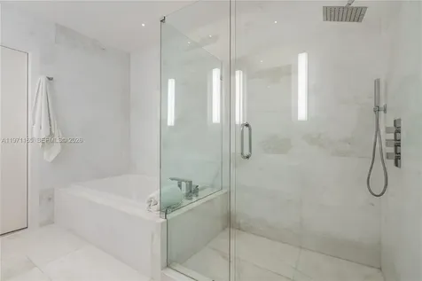 801 S Pointe Drive Miami Beach FL 33139