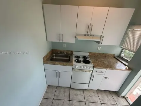 1751 NW 29th Street Miami FL 33142