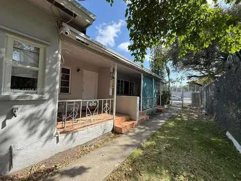 1751 NW 29th Street Miami FL 33142