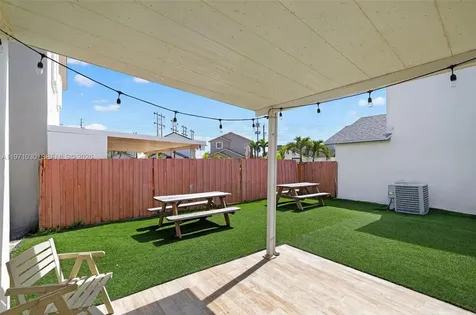13758 SW 160th Terrace Miami FL 33177