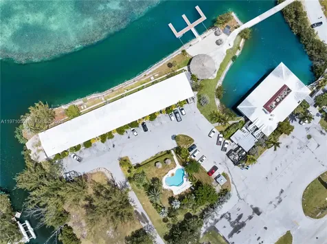17075 Overseas Highway Sugarloaf FL 33042