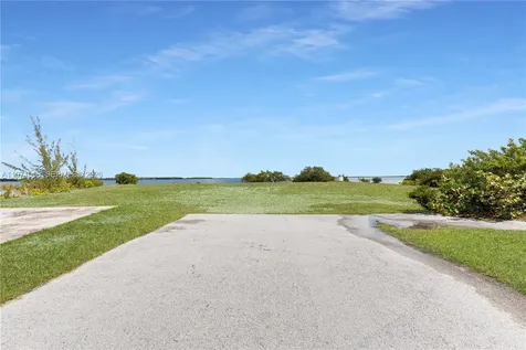 17075 Overseas Highway Sugarloaf FL 33042