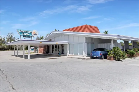 17075 Overseas Highway Sugarloaf FL 33042