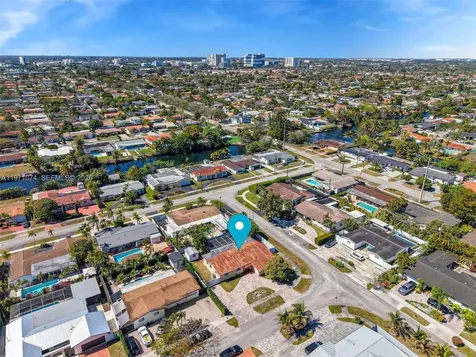 1630 SW 98th Court Miami FL 33165