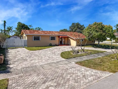 1630 SW 98th Court Miami FL 33165